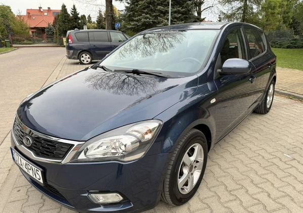 Kia Ceed cena 24900 przebieg: 145000, rok produkcji 2010 z Rymanów małe 631